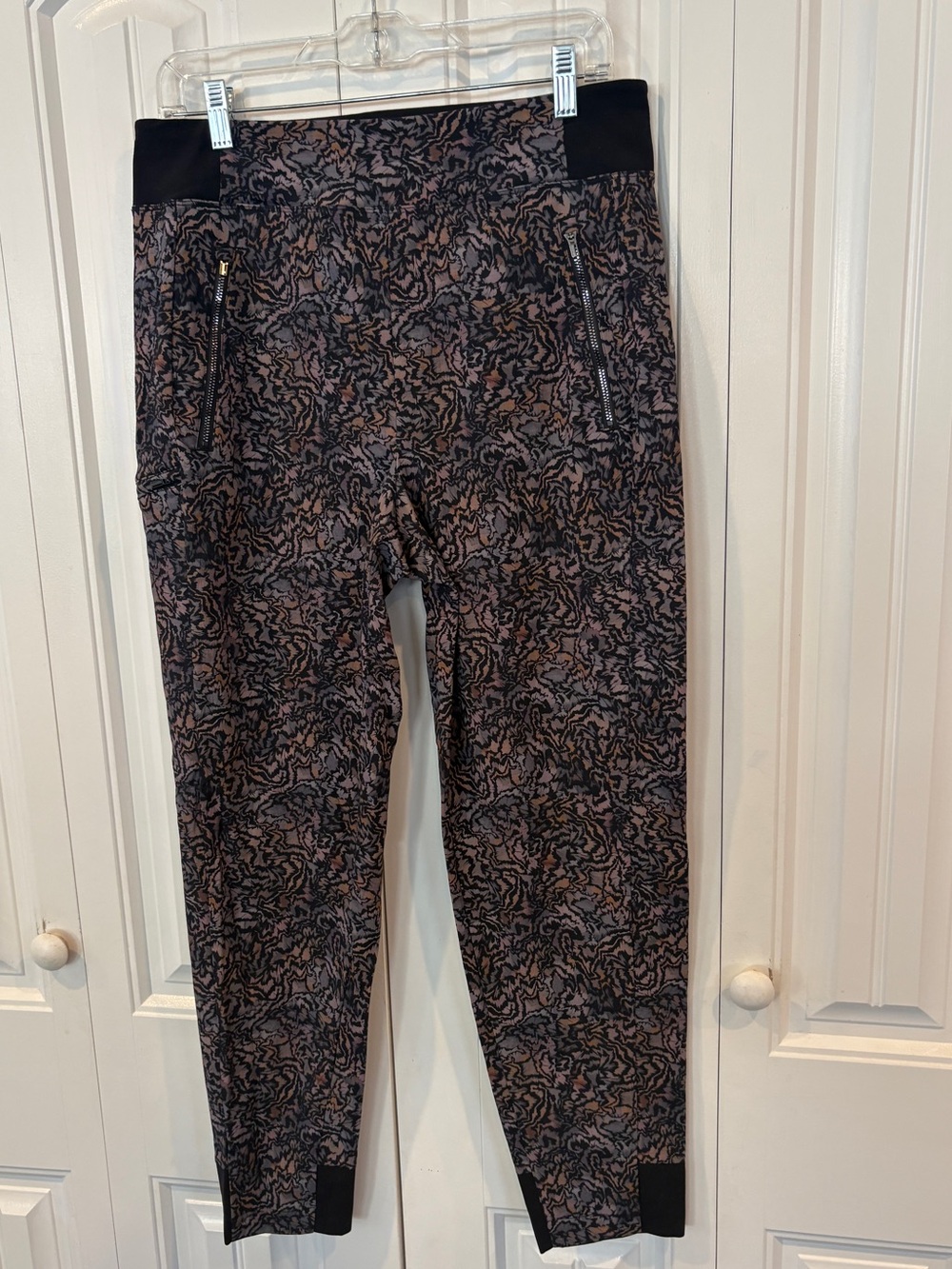 Athleta Trekkie north kinetic joggers size 8